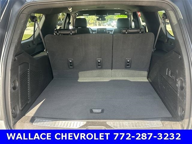 2023 Chevrolet Suburban Z71 photo 10