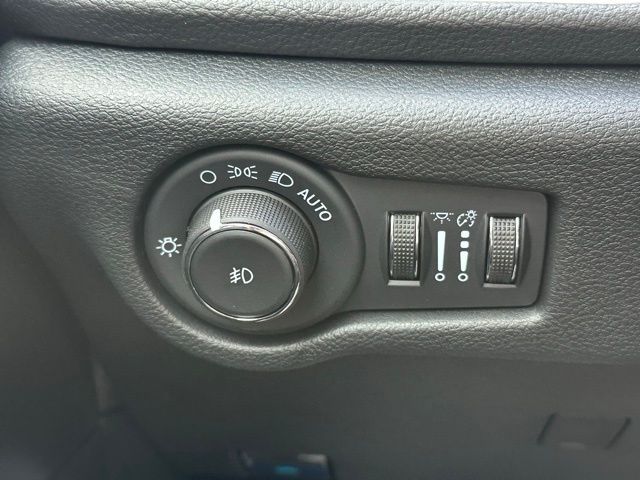 2026 Chrysler Pacifica photo 17
