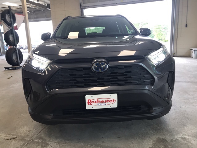 2022 Toyota RAV4 Hybrid XLE photo 9