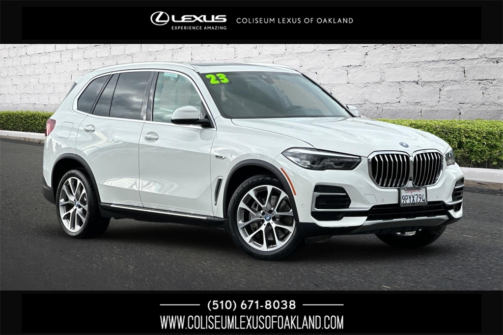 2023 BMW X5 45e's photo