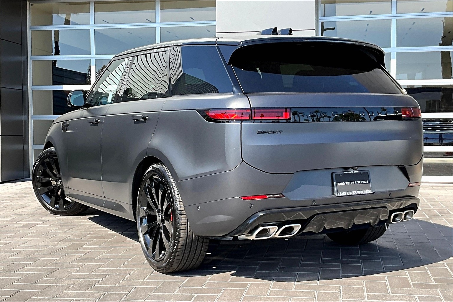 2025 Land Rover Range Rover Sport SE photo 2