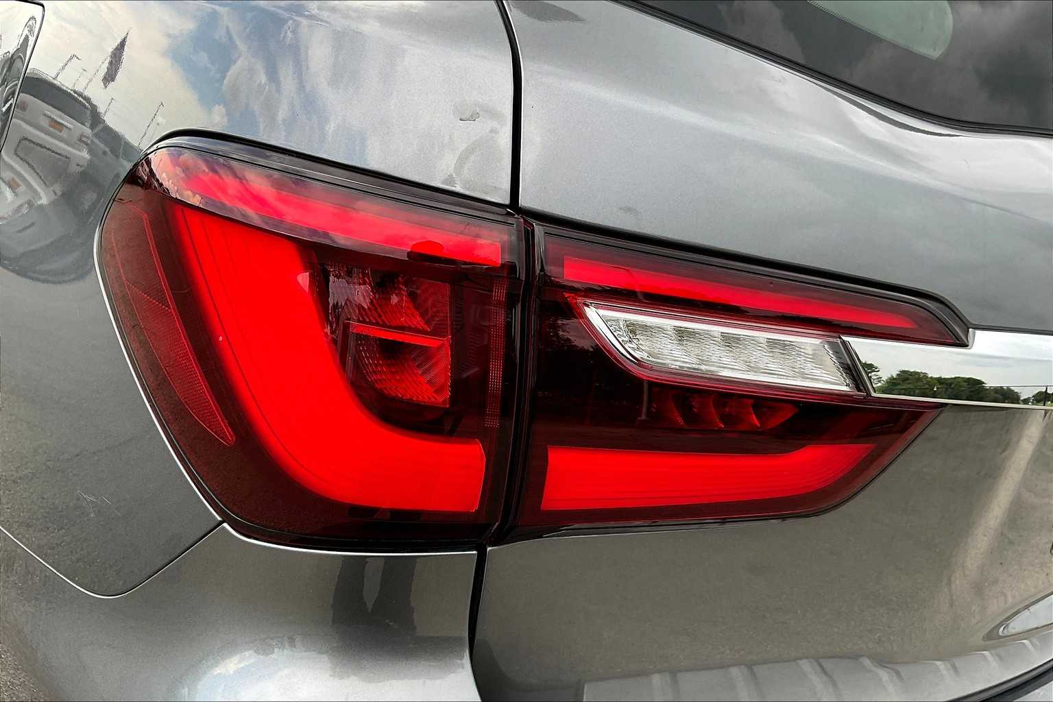 2019 Infiniti QX80 Luxe photo 28