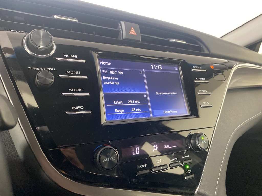2018 Toyota Camry SE photo 14
