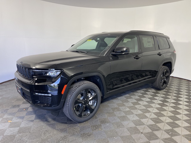 2025 Jeep Grand Cherokee Limited photo 3