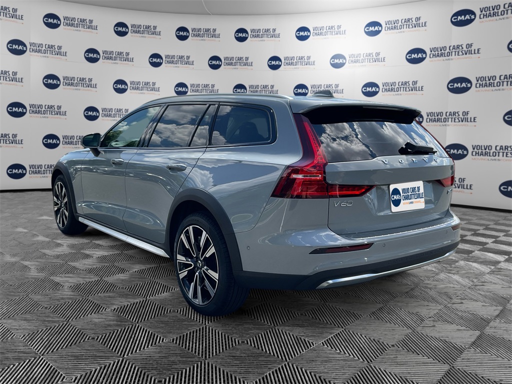 2026 Volvo V60 Cross Country B5 AWD photo 3