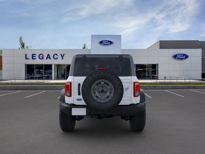2024 Ford Bronco Black Diamond photo 5
