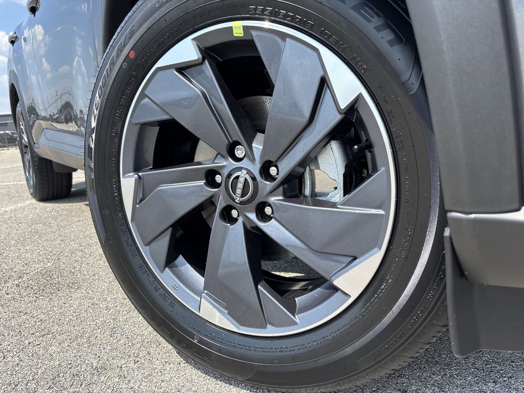 2026 Nissan Rogue SV photo 4