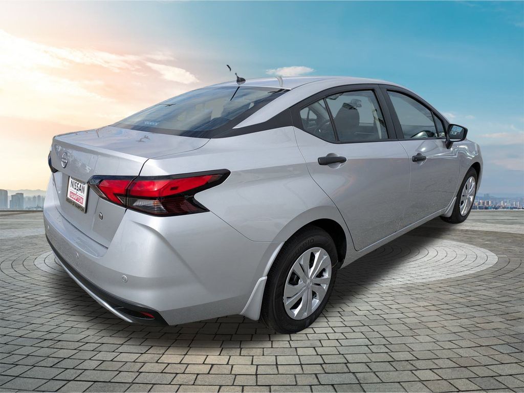 2025 Nissan Versa S photo 3