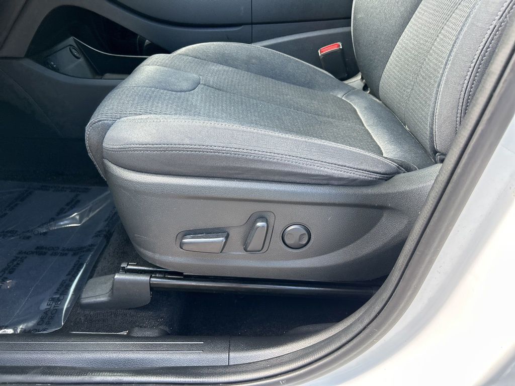 2023 Hyundai Santa Fe SEL photo 7