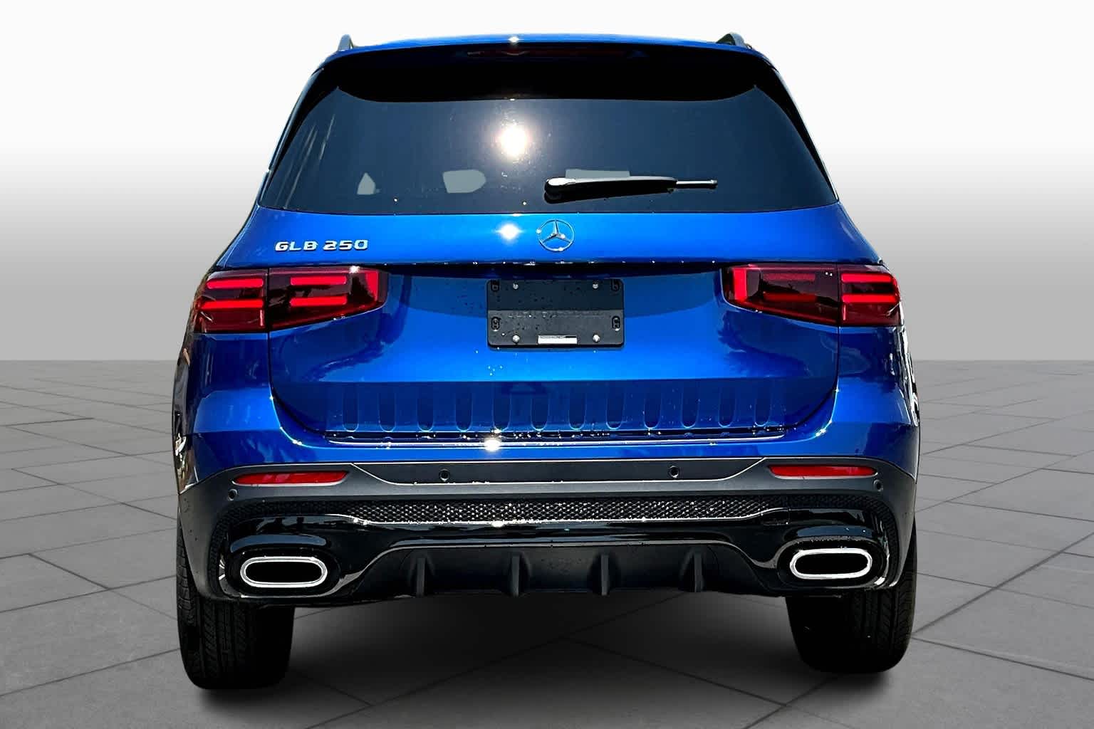 2024 Mercedes Benz GLB 250 photo 4