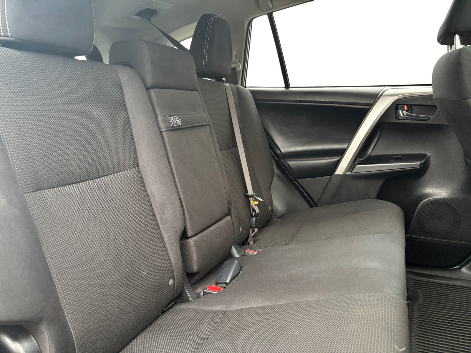 2018 Toyota RAV4 Hybrid XLE photo 28