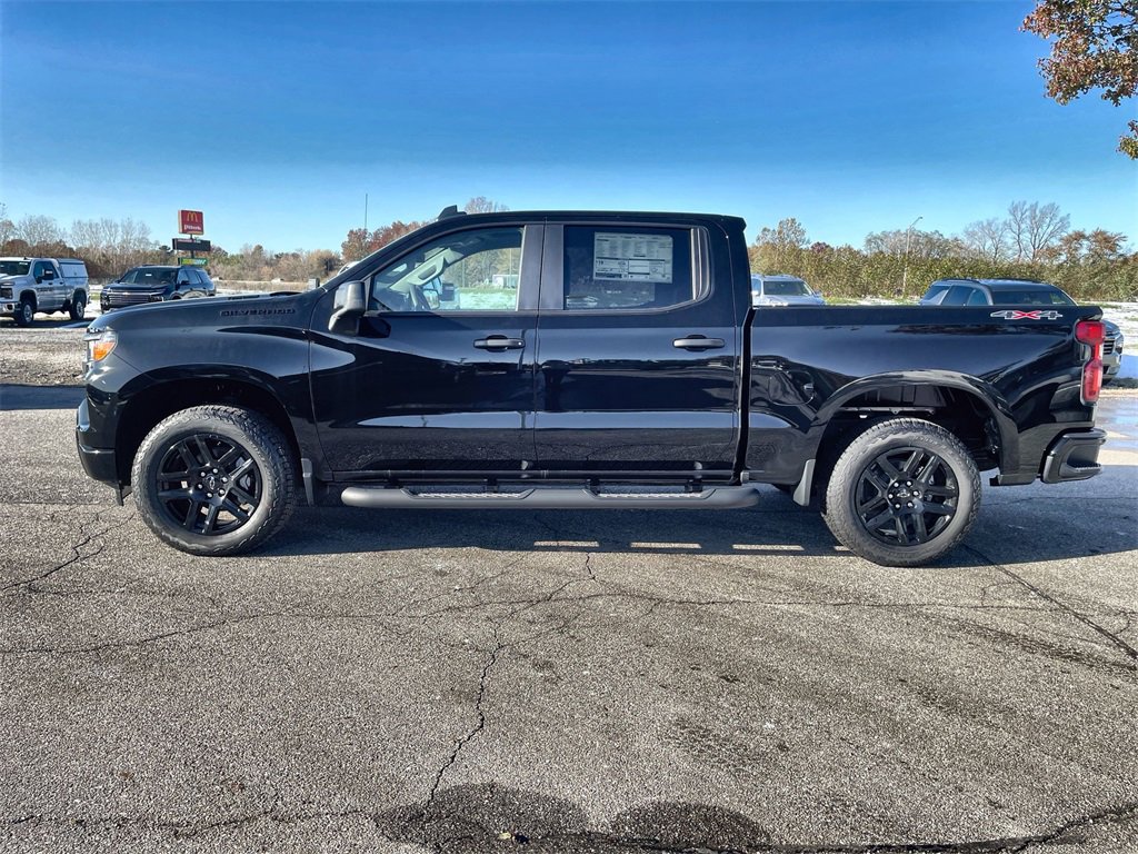 2026 Chevrolet Silverado 1500 Custom photo 3