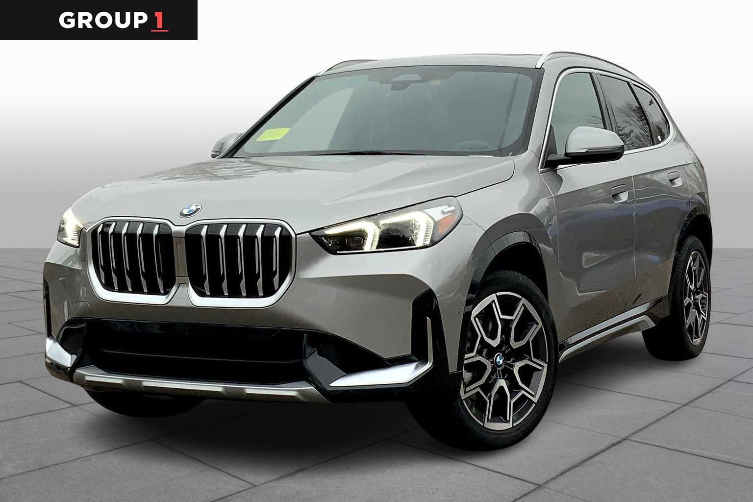 2025 BMW X1 28i's photo