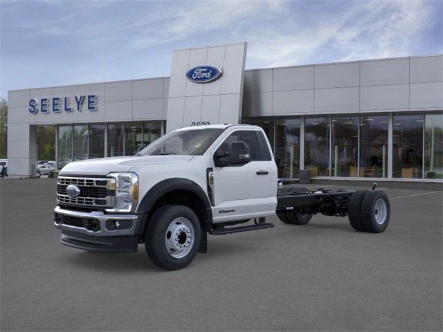 2025 Ford F-600 Super Duty Chassis Cab XL's photo