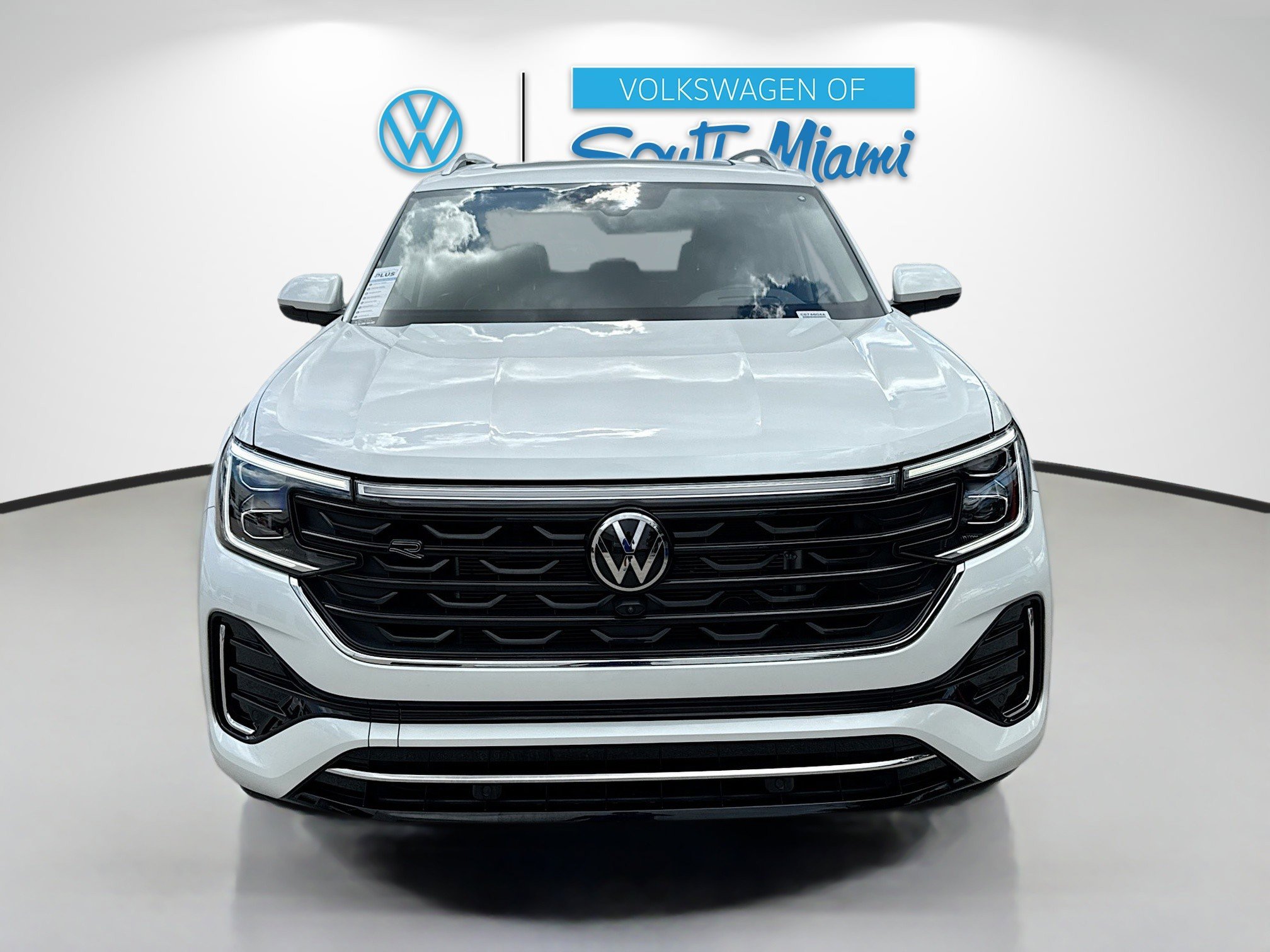 2024 Volkswagen Atlas SEL Premium R-Line photo 2