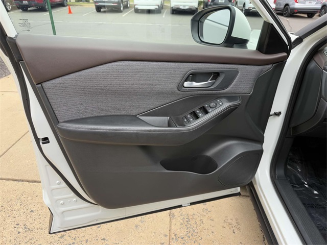 2023 Nissan Rogue SV photo 22