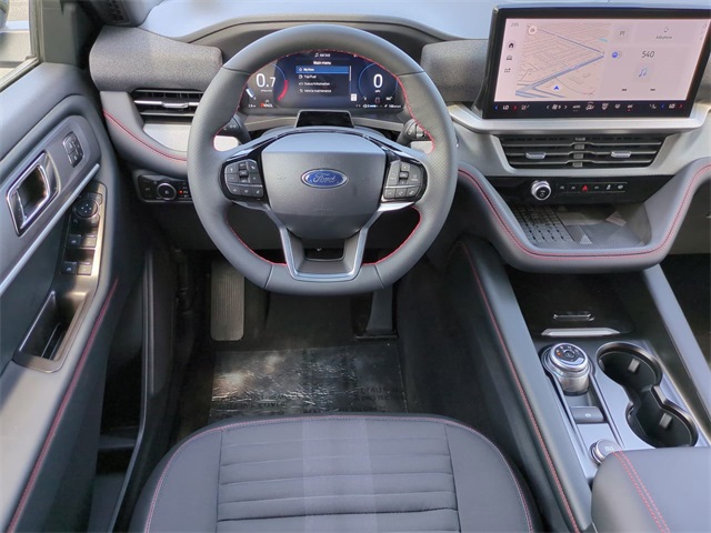 2025 Ford Explorer ST-Line photo 14