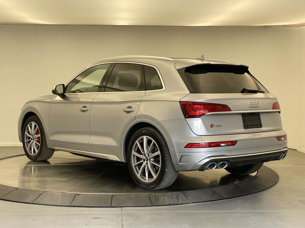 2023 Audi SQ5 Prestige photo 3