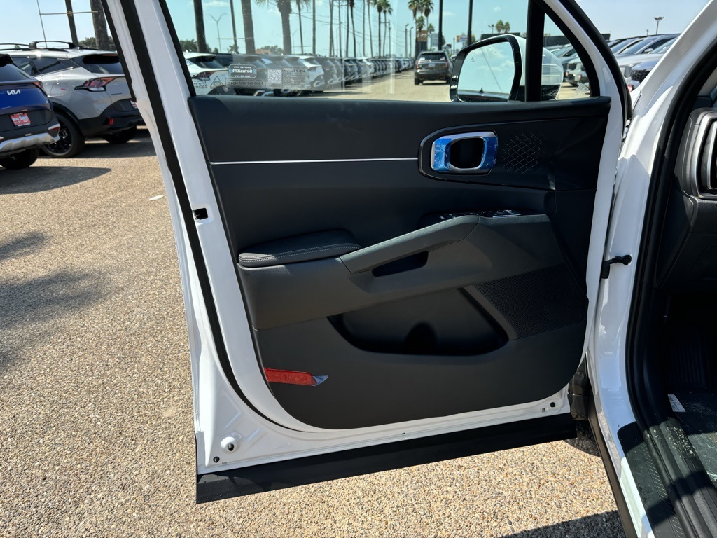 2025 Kia Sorento S photo 11