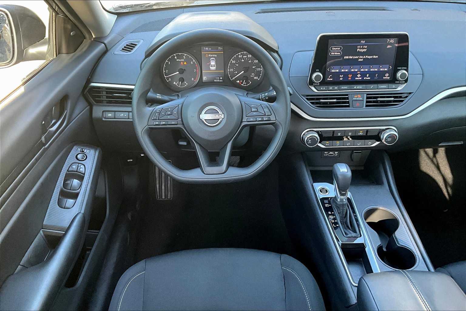 2025 Nissan Altima S photo 2