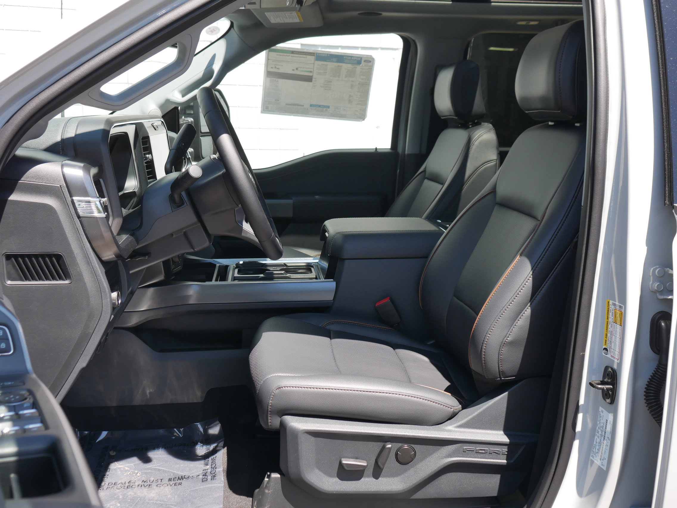 2025 Ford F-350 Lariat photo 3