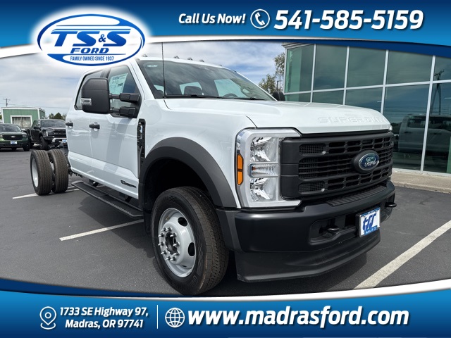 2025 Ford F-550 Super Duty Chassis Cab XL's photo