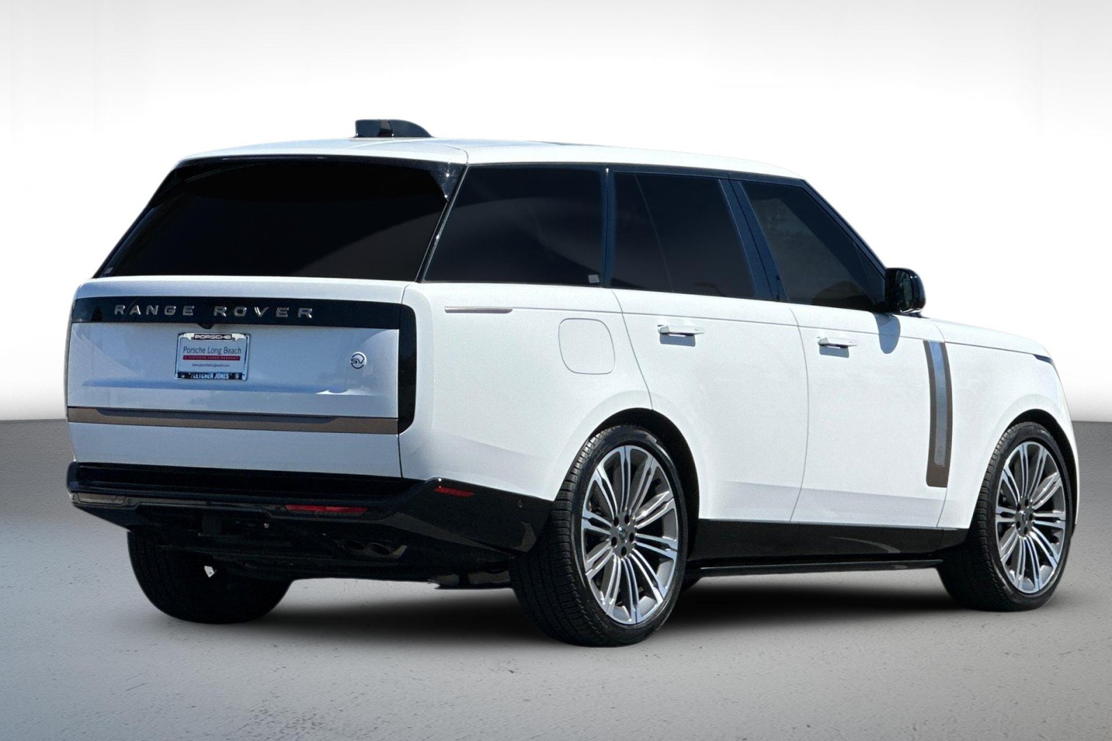 2024 Land Rover Range Rover SV photo 9