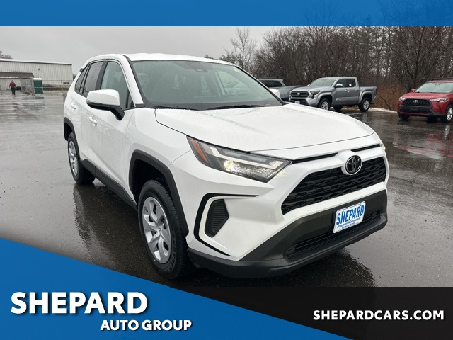 2025 Toyota RAV4 LE's photo