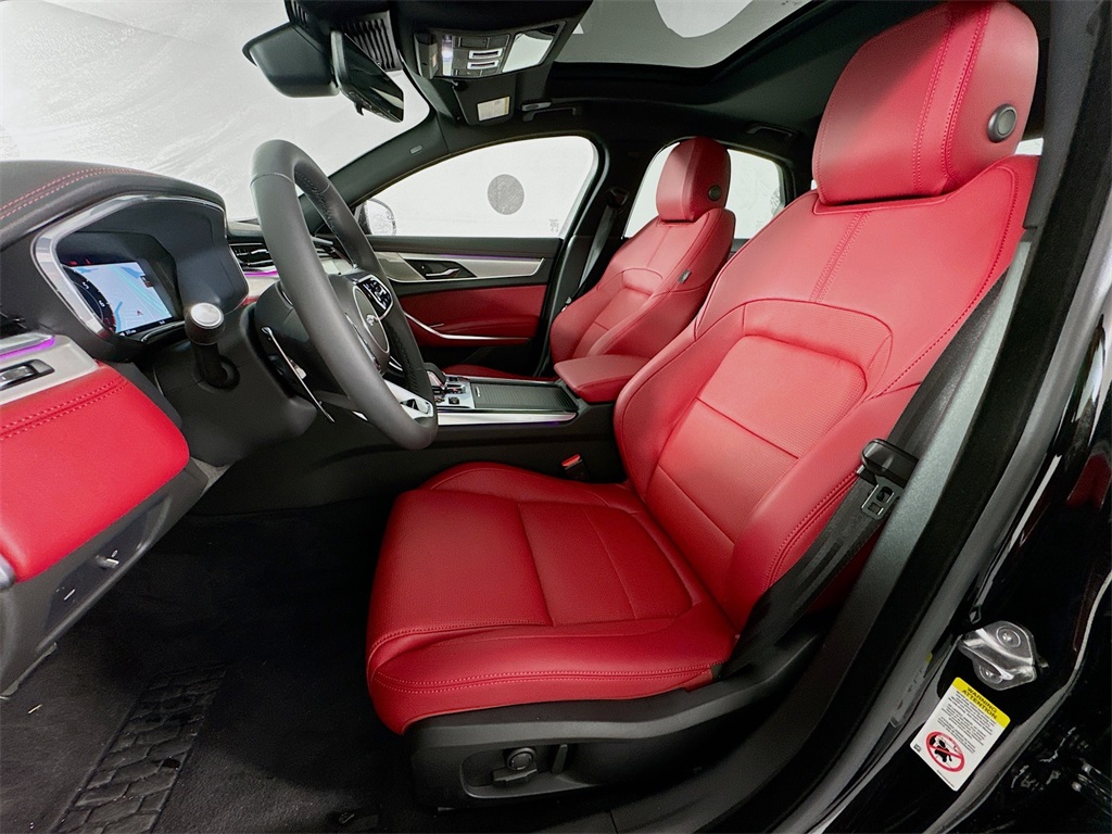 New 2024 Black Jaguar R-Dynamic SE image 21