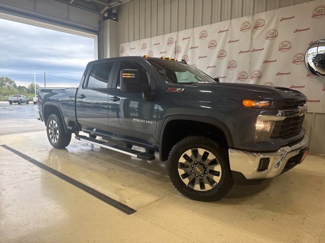 2026 Chevrolet Silverado 2500HD LT photo 2