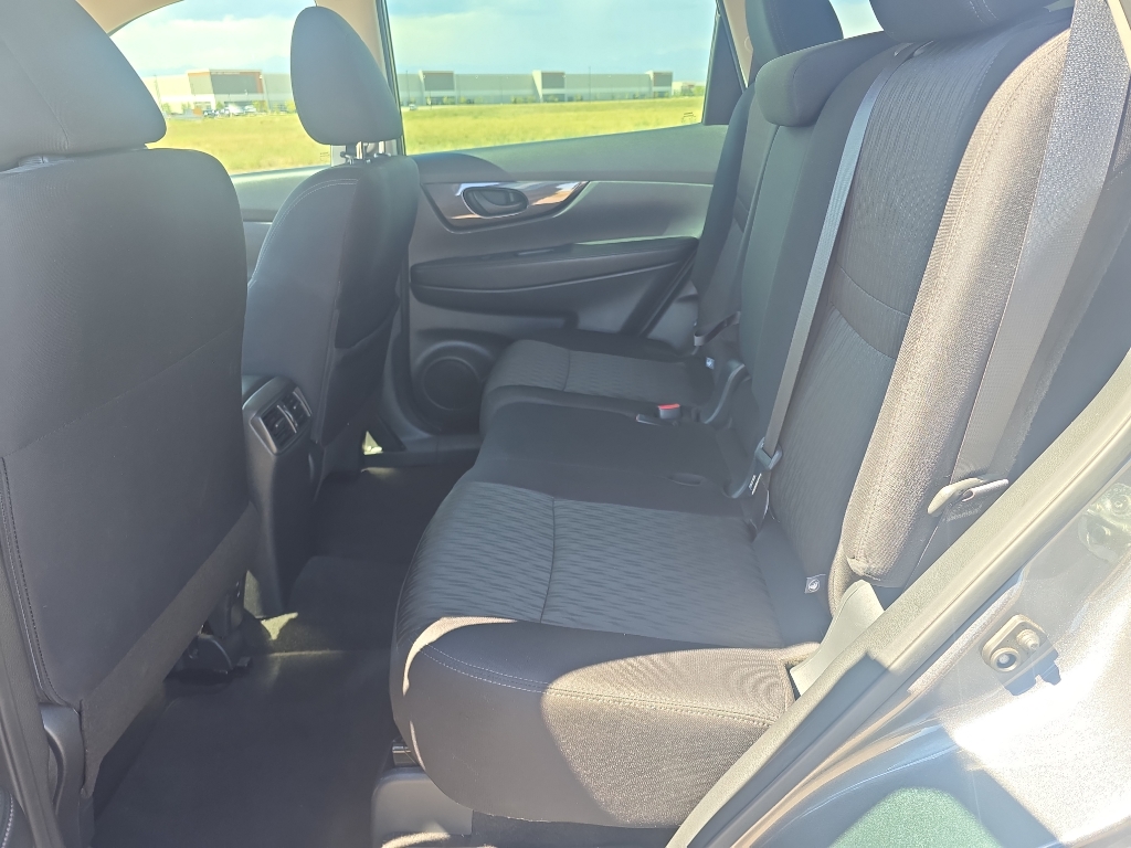 2020 Nissan Rogue S photo 11