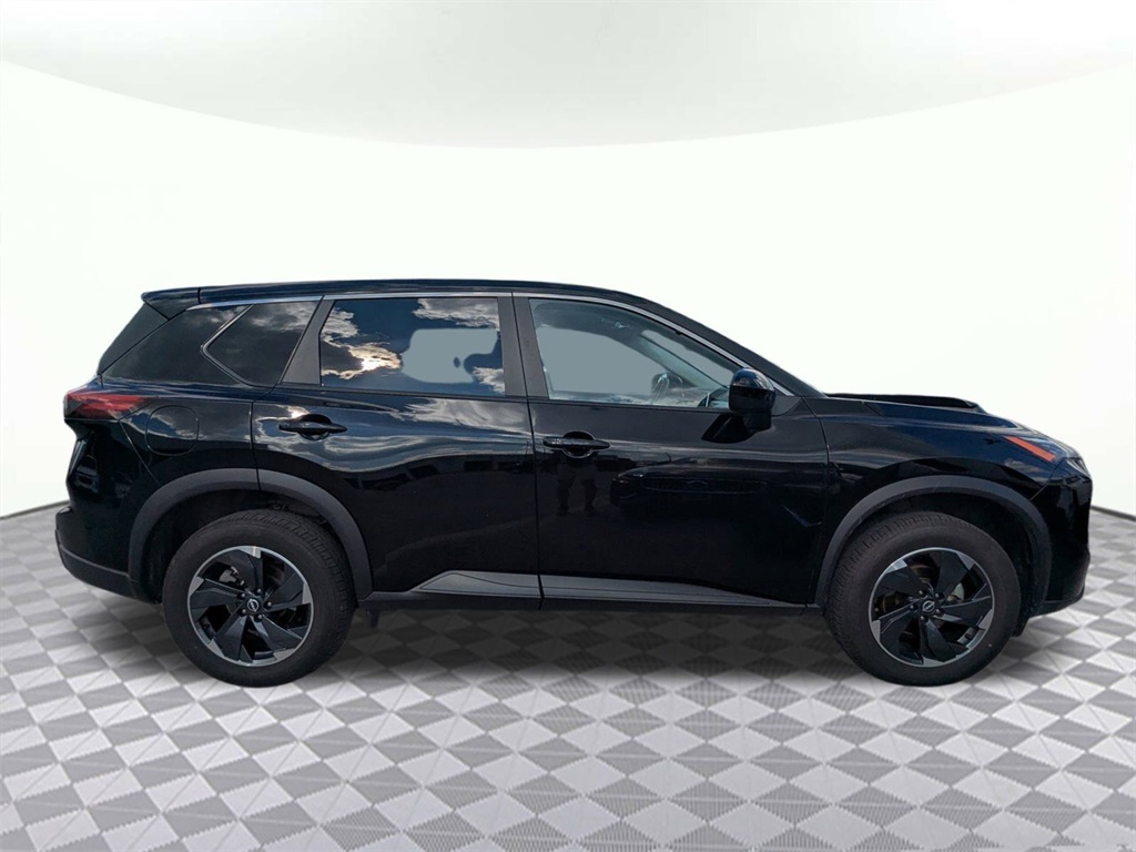 2024 Nissan Rogue SV photo 2
