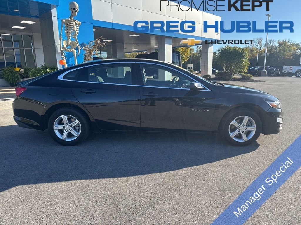 2024 Chevrolet Malibu 1LT photo 2