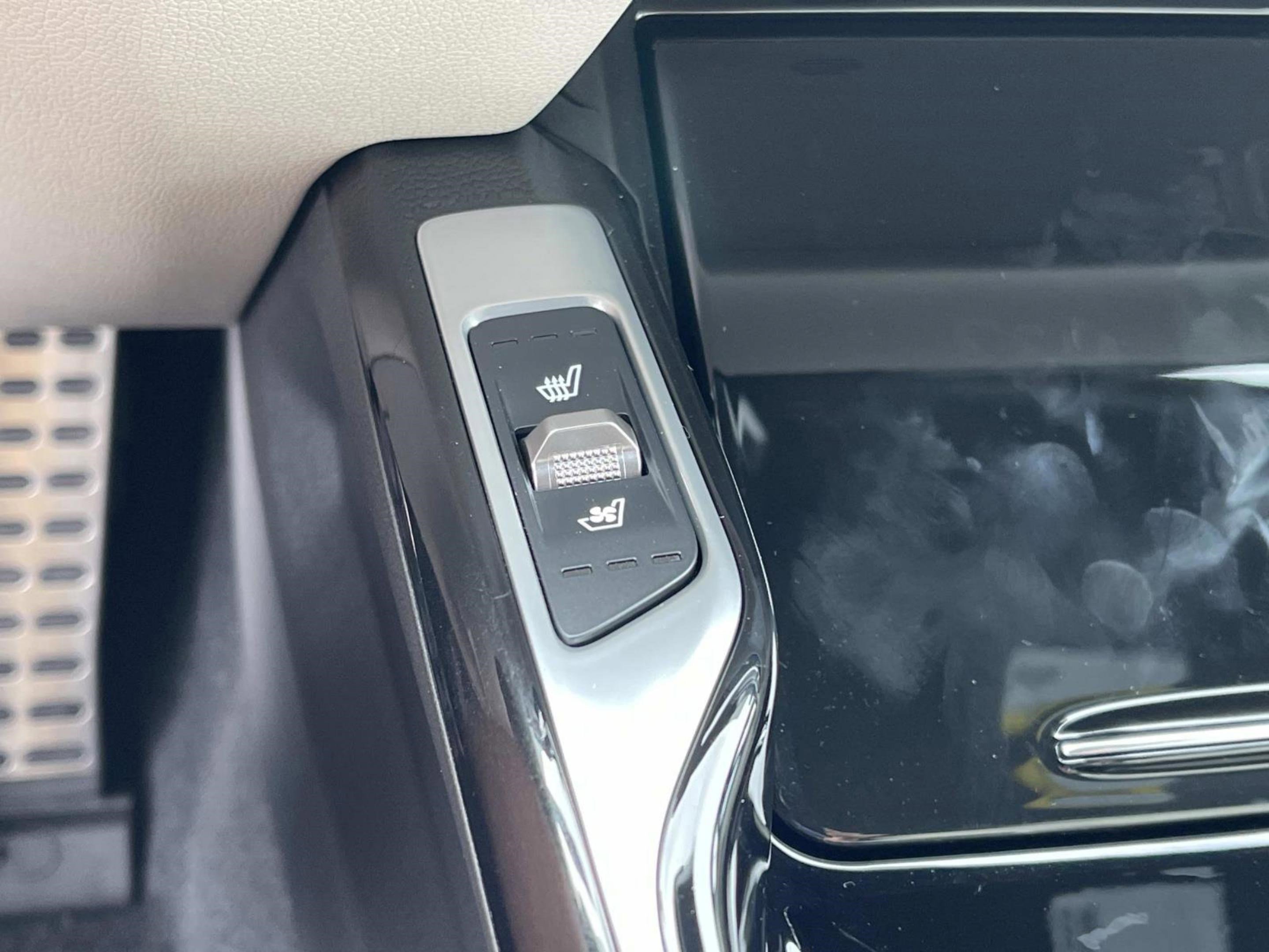 2025 Kia Sorento Hybrid SX Prestige photo 28