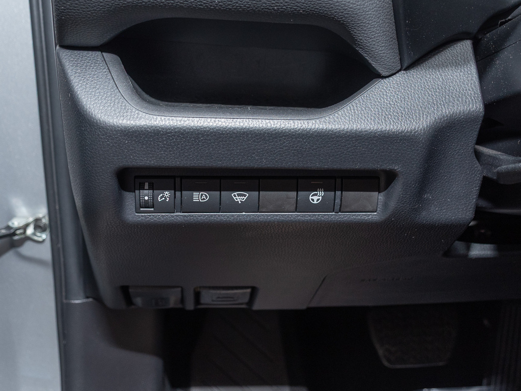 2022 Toyota RAV4 XLE photo 9