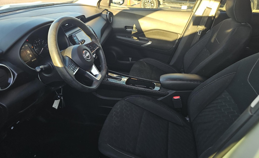2023 Nissan Kicks SV photo 6