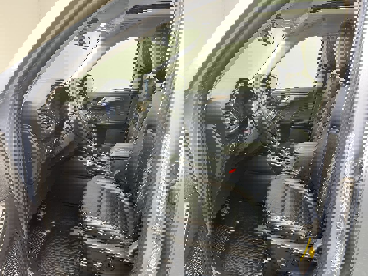 2022 Ford Escape Titanium photo 2