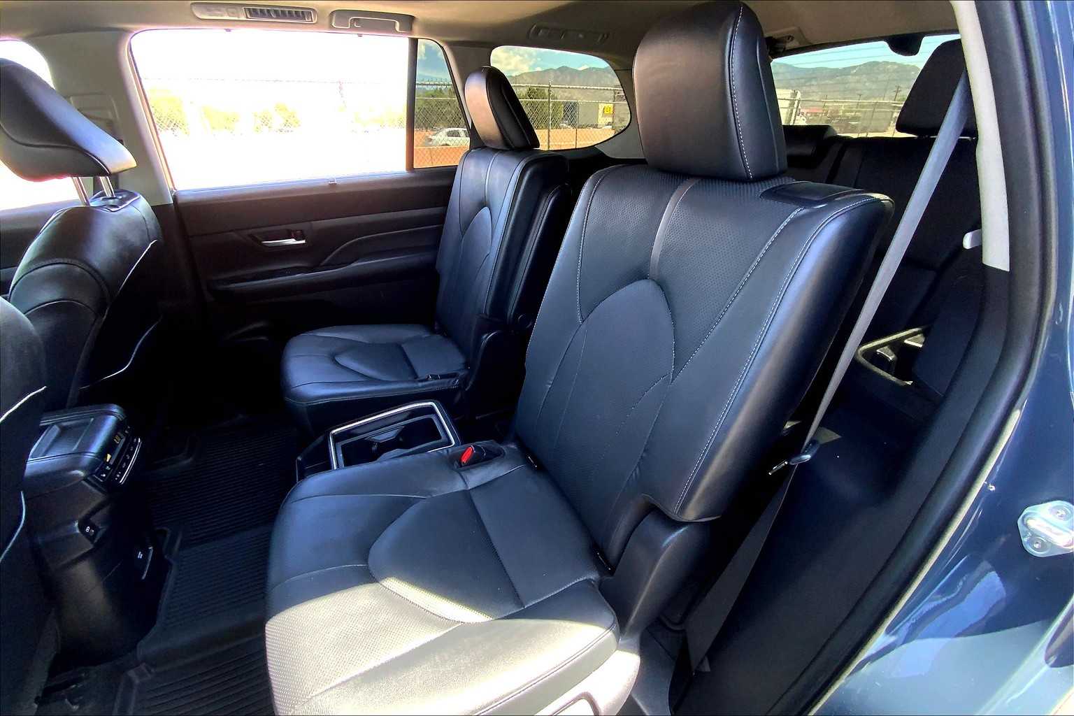 2024 Toyota Grand Highlander Platinum photo 17