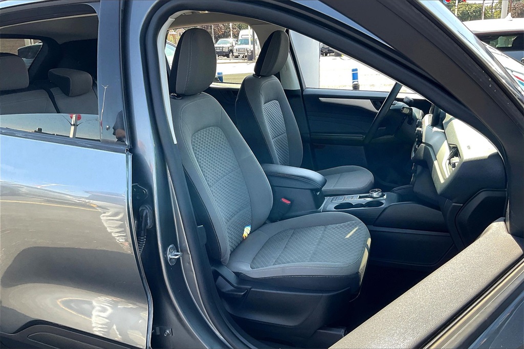 2022 Ford Escape SE photo 4