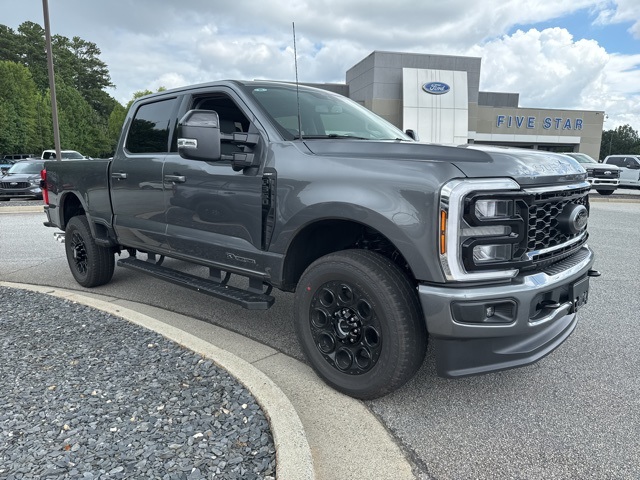 2025 Ford F-350 photo 2
