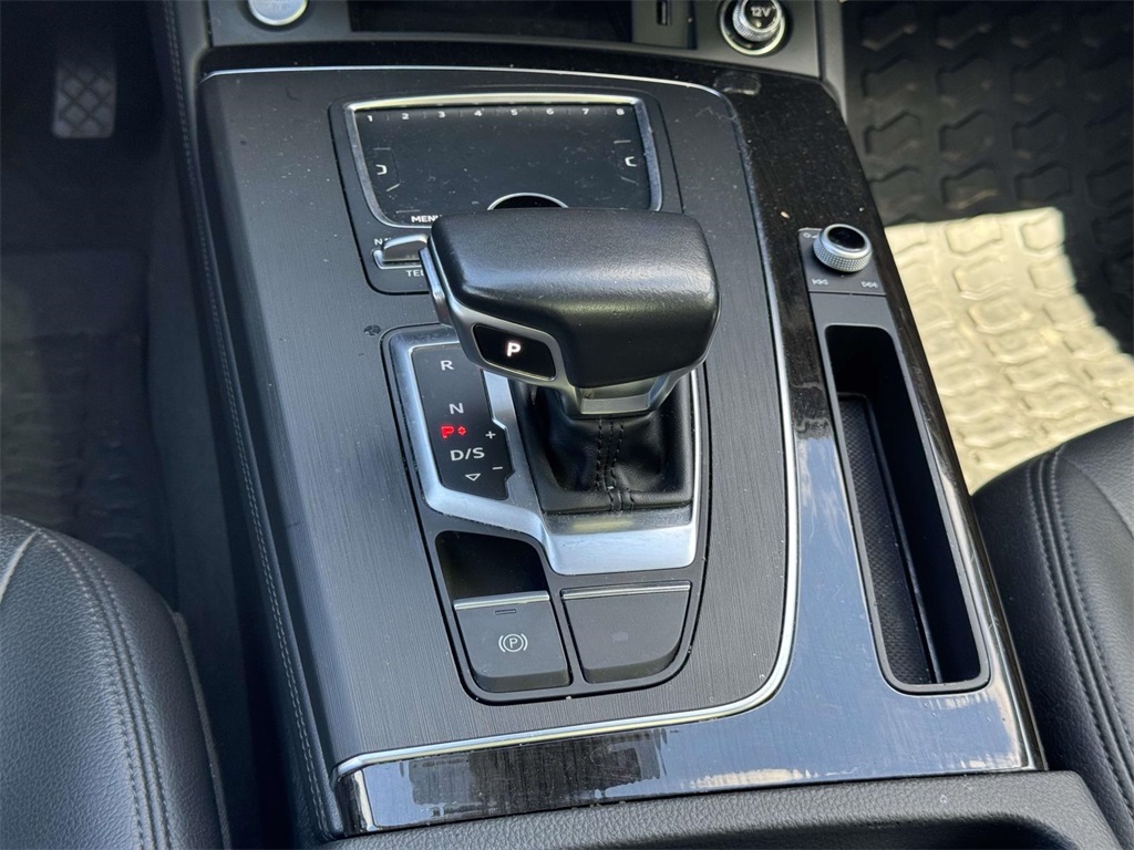 2020 Audi Q5 45 Premium Plus photo 20