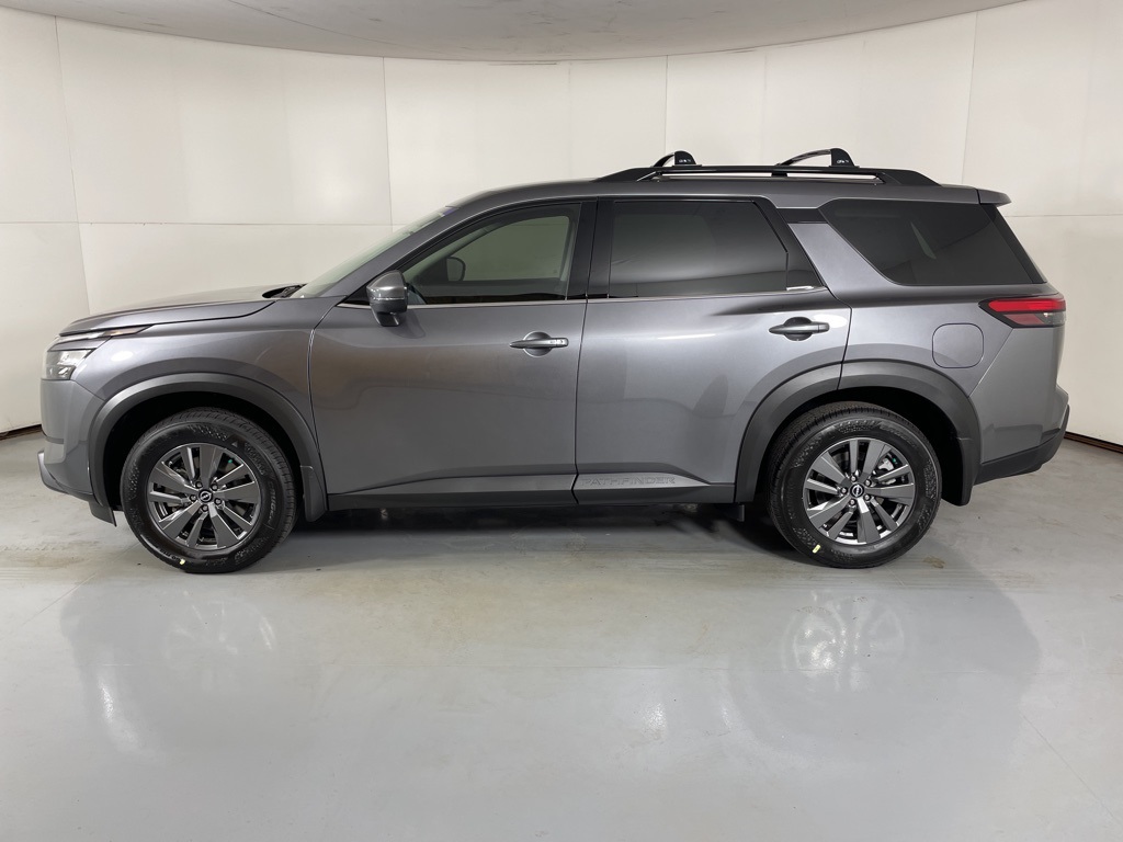 2025 Nissan Pathfinder SV photo 5