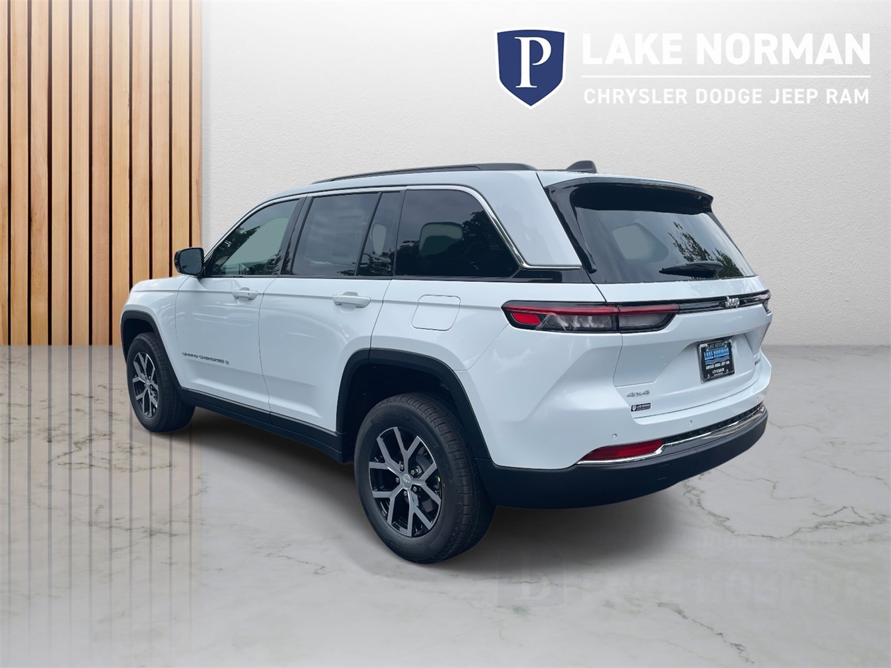 2025 Jeep Grand Cherokee Limited photo 2