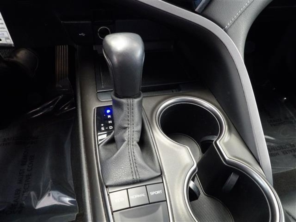 2023 Toyota Camry SE photo 23