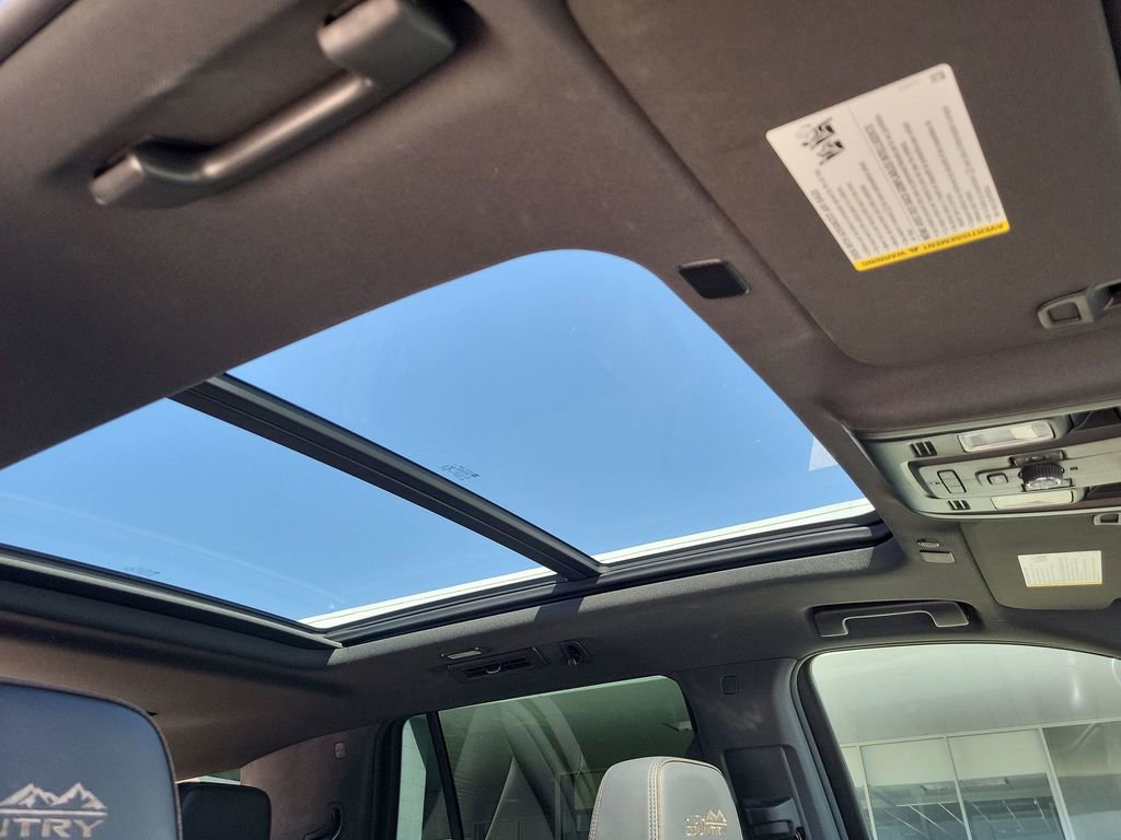 2021 Chevrolet Tahoe High Country photo 17