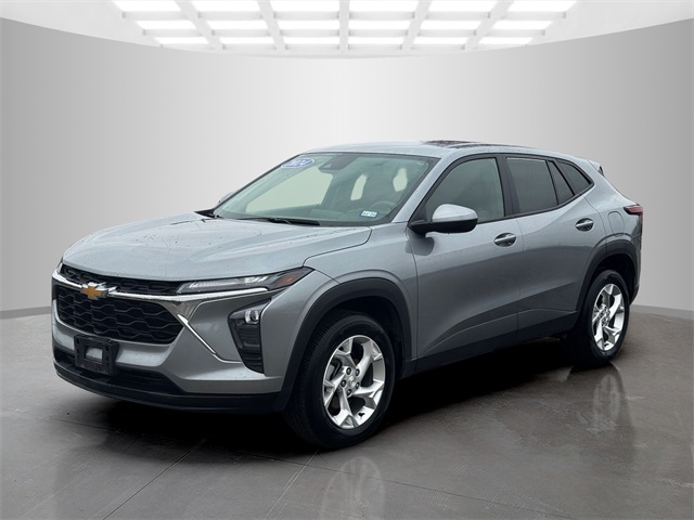 2024 Chevrolet Trax LS photo 3