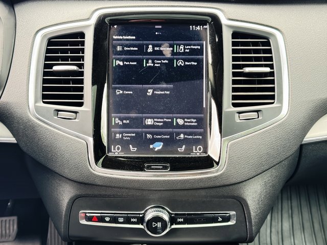 2022 Volvo XC90 T5 Momentum photo 14