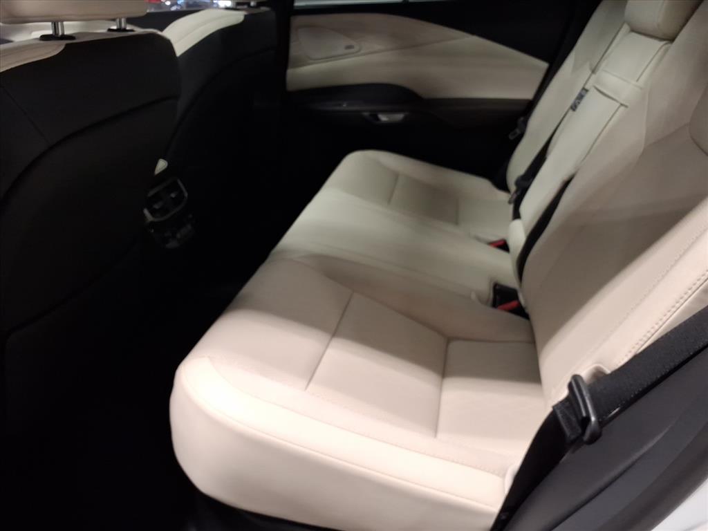 2025 Lexus RX 450h Luxury AWD photo 9