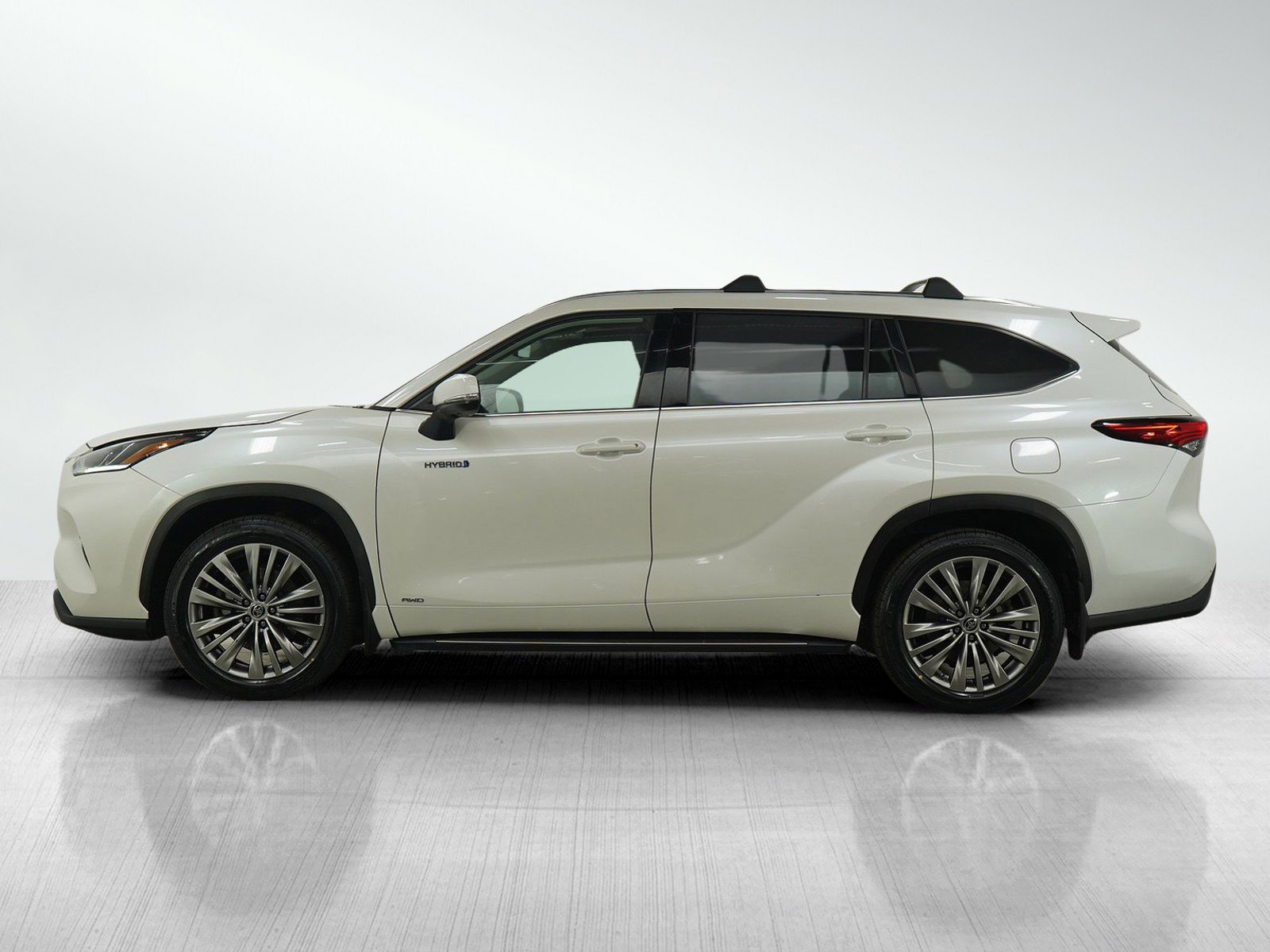 Used 2020 Toyota Highlander Hybrid Limited with VIN 5TDEBRCH6LS012936 for sale in Bloomington, Minnesota