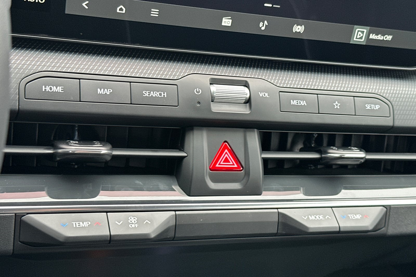 2025 Kia K4 GT-Line photo 15